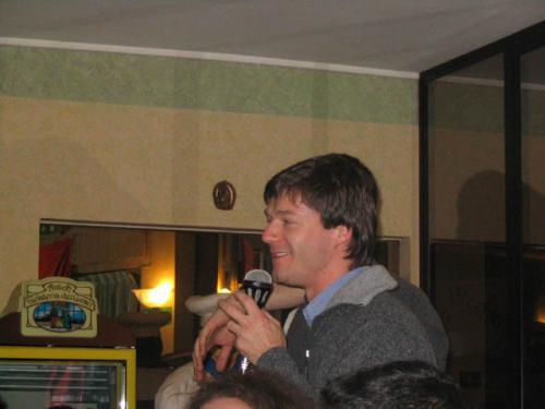 CenaTiraQuandoOra20050012